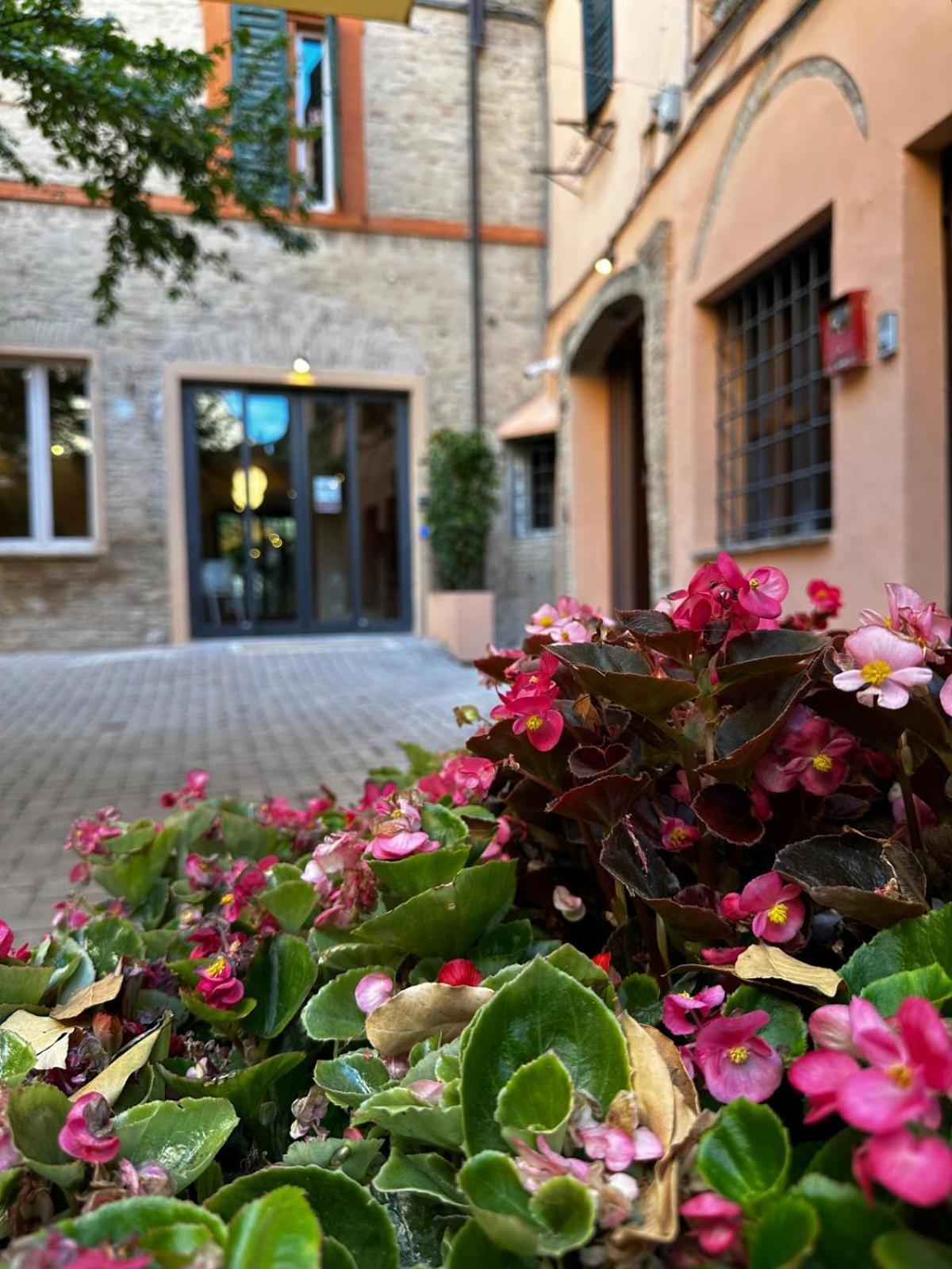 I Mecenati Hotel Macerata Exterior photo